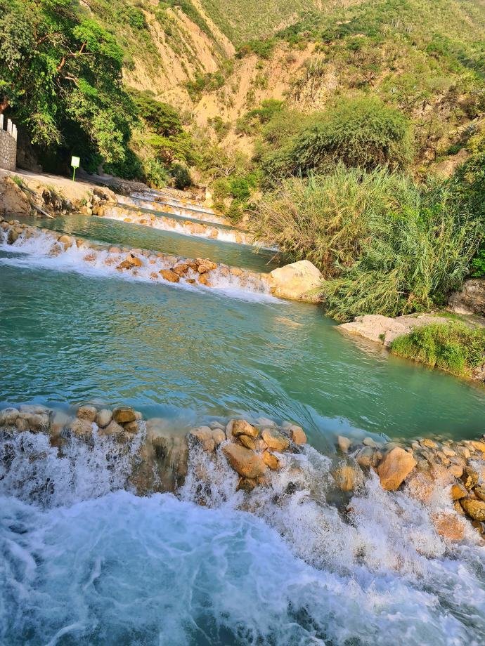 Rio de Grutas Tolantongo recovers its turquoise color