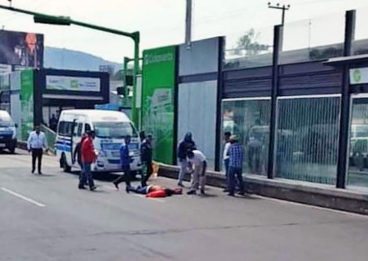 Mujer es atropellada por transporte público frente a la Central de Autobuses de Pachuca