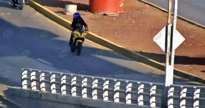 Presunto ladrón de motocicleta provoca peliculesca persecución en Pachuca