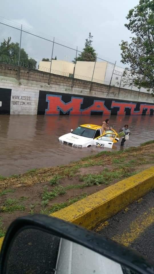 #FotosYVideos: Pachuca bajo el agua; intensa lluvia inunda calles y bulevares