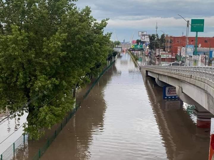 #FotosYVideos: Pachuca bajo el agua; intensa lluvia inunda calles y bulevares