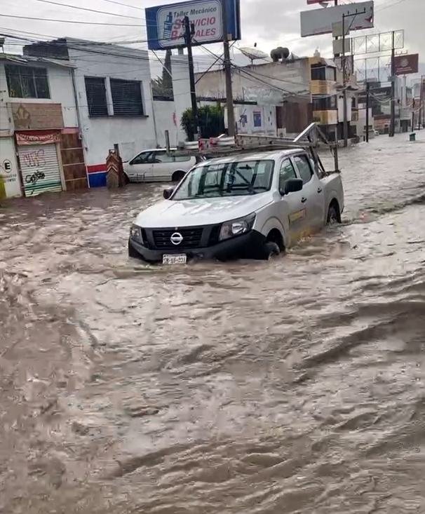 #FotosYVideos: Pachuca bajo el agua; intensa lluvia inunda calles y bulevares