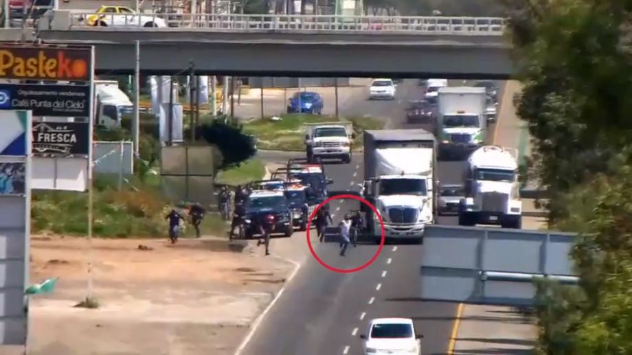 #Video: Con corretiza incluida, así atraparon a presuntos asaltantes en el sur de Pachuca