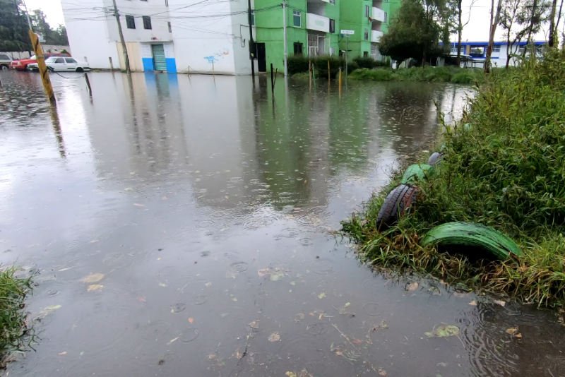 #Video: Lluvia crea fuentes y ríos frente a las instalaciones de la Feria de Pachuca 5 #Video: Lluvia crea fuentes y ríos frente a las instalaciones de la Feria de Pachuca
