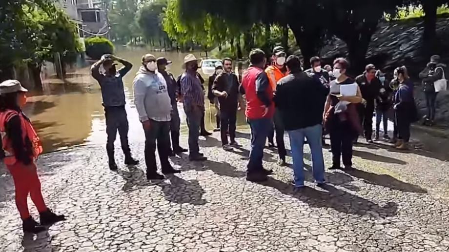 "La situación es muy triste": reportero se 'quiebra' durante transmisión en Tula (video)