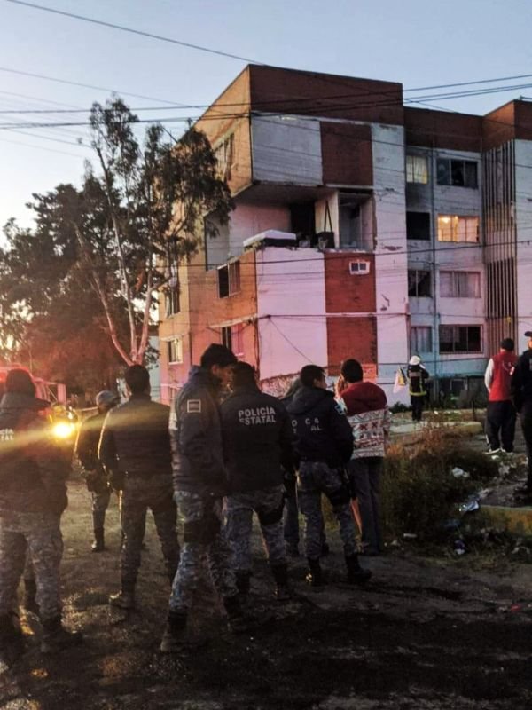 Explota departamento en colonia de Pachuca; edificio queda inhabitable