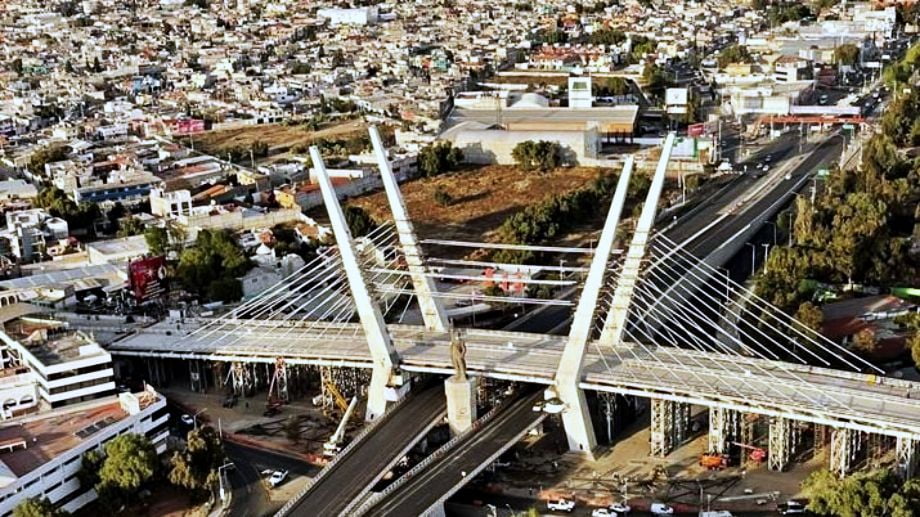 Cierres a la circulación por traslado de elementos de puente atirantado de Pachuca