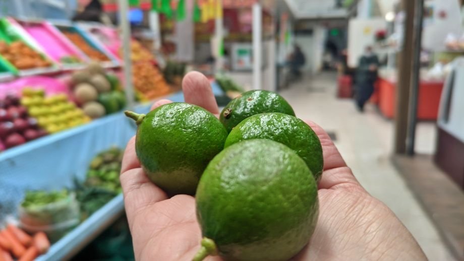 Precio del limón en Pachuca, por las nubes: hasta 80 pesos el kilo