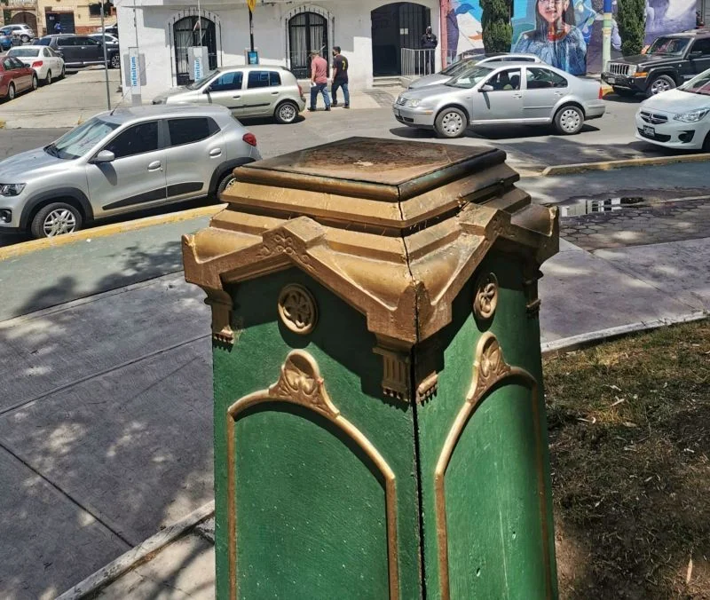 Desaparecen monumentos de bronce de personajes célebres en parques de Pachuca