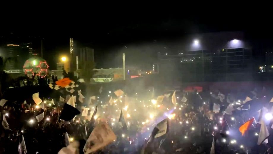 #Video: Aficionados brindan espectacular serenata a los Tuzos de Pachuca, previo a la final
