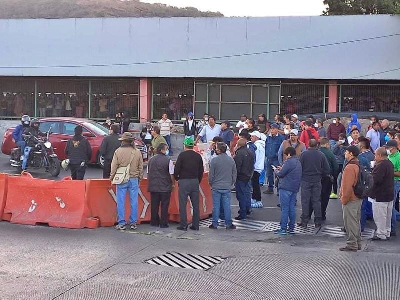 Comienzan bloqueos de transportistas: un caos la México-Pachuca