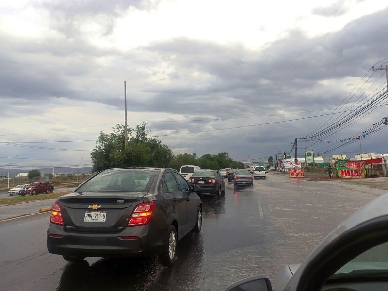 Intensa lluvia deja fuertes afectaciones en el sur de Pachuca (fotos y video)