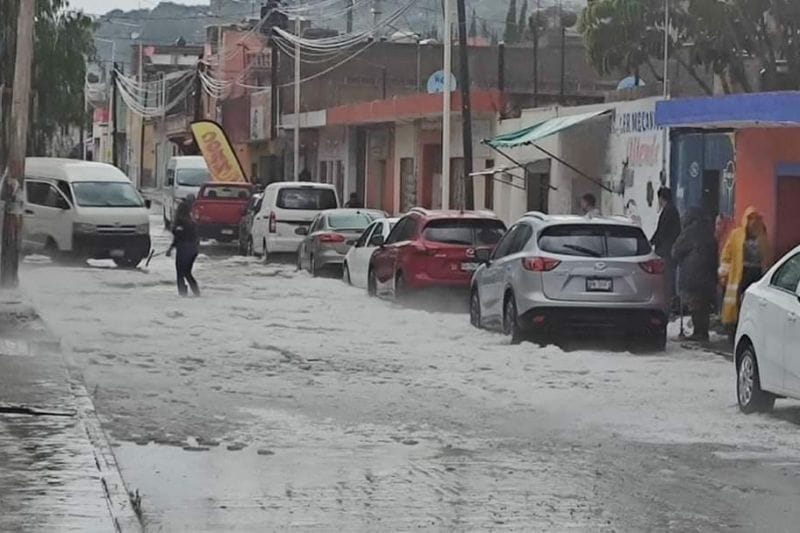 Intensa granizada tiñe de blanco a municipios de Hidalgo