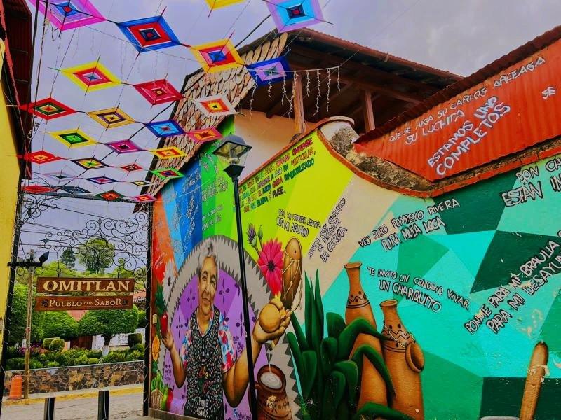 Así luce el Callejón del Dicho de Omitlán con su nueva decoración