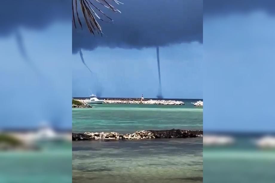 #Curioso: Se forman dos trombas marinas frente a playa turística de México; así fueron captadas