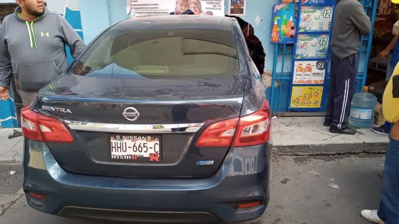 Auto termina incrustado en una tienda de abarrotes; ocurrió en Pachuca 4 Auto termina incrustado en una tienda de abarrotes; ocurrió en Pachuca