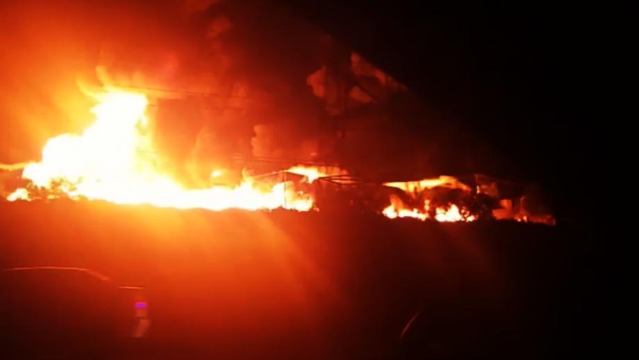 Explosión en ducto de Pemex provoca fuerte incendio cerca de la Pachuca-Tulancingo | Video