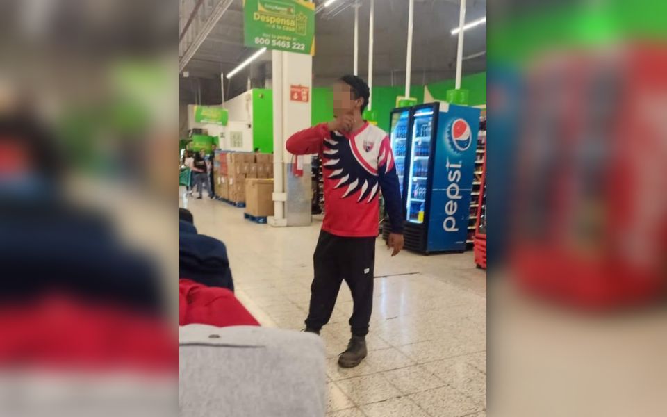 Sujeto amaga con quitarse la vida dentro de un Aurrerá de Pachuca