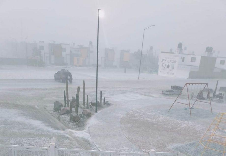 Cae fuerte aguacero en la zona metropolitana de Pachuca (fotos y videos)