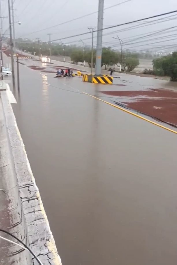 Cae fuerte aguacero en la zona metropolitana de Pachuca (fotos y videos)