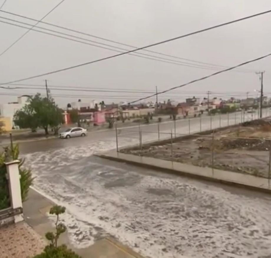 Cae fuerte aguacero en la zona metropolitana de Pachuca (fotos y videos)