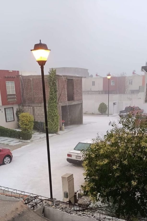 Cae fuerte aguacero en la zona metropolitana de Pachuca (fotos y videos)
