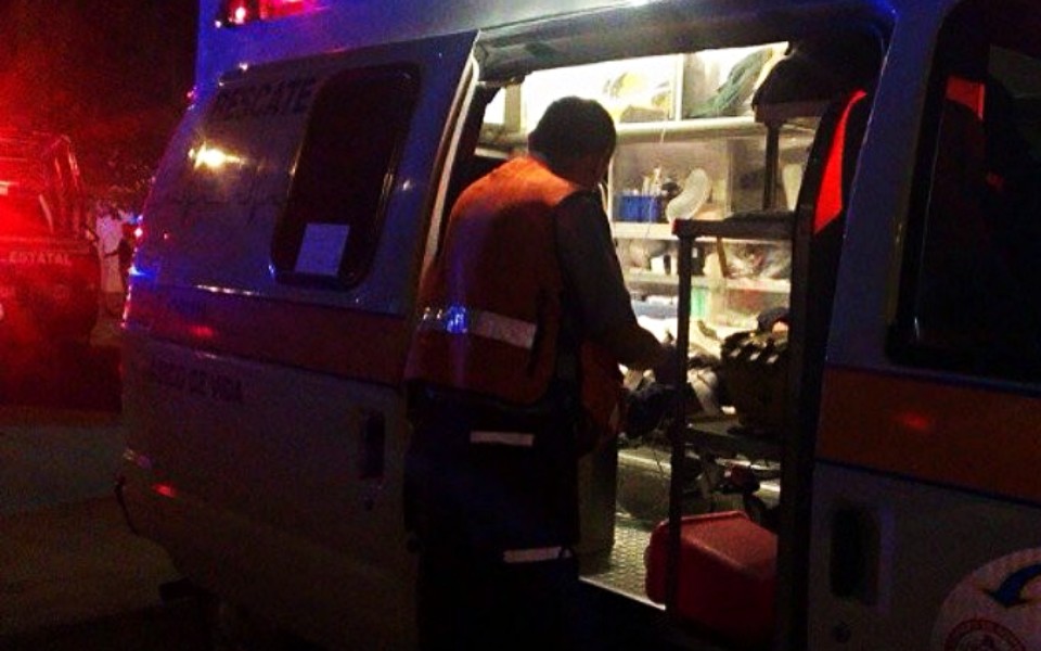 Hombre es baleado mientras cenaba en un puesto de elotes en Pachuca