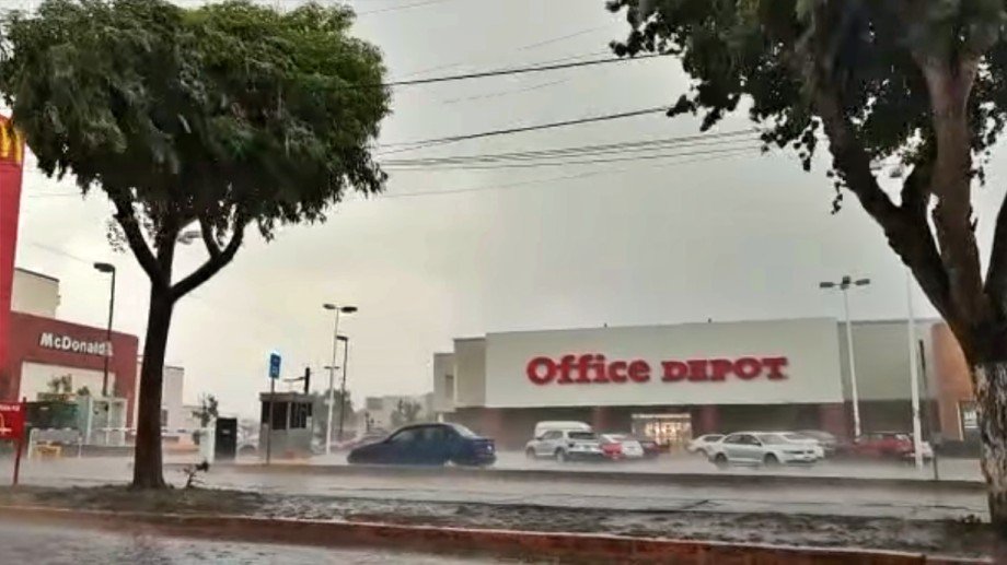 Se desata tormenta eléctrica con granizo en Pachuca y alrededores | Fotos y video