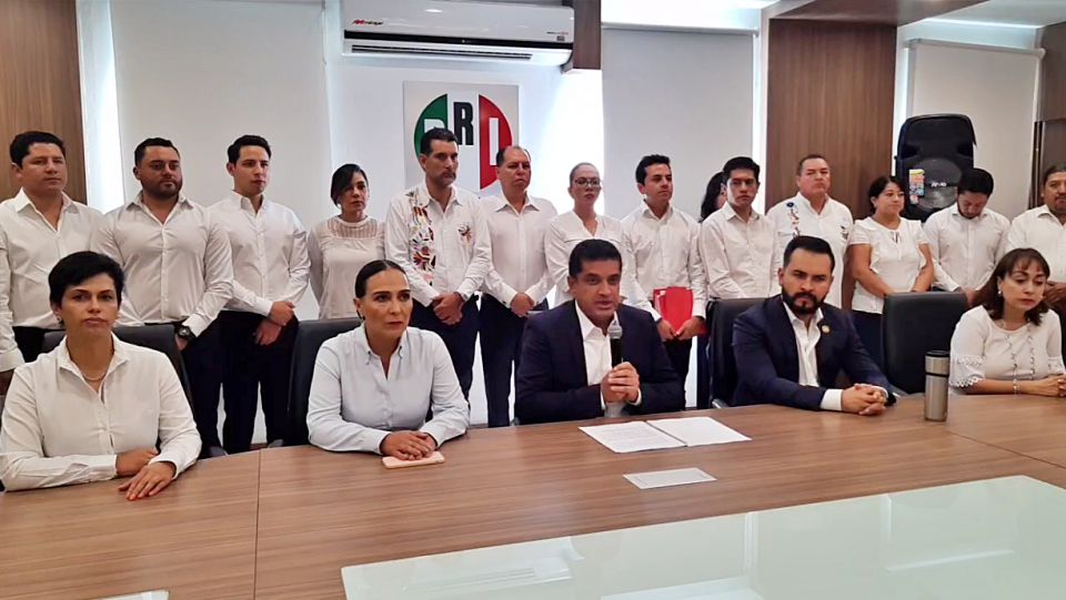 ¡Se hunde el PRI en Hidalgo! Anuncian dirigentes y legisladores renuncia masiva