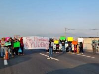 Manifestantes bloquean la autopista México-Pachuca