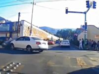 #Video: Así fue captado un choque de autos en céntrica intersección de Pachuca