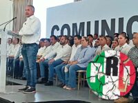 ¡Se desmorona el PRI! 15 alcaldes, incluido el de Pachuca, y 70 funcionarios renuncian al partido