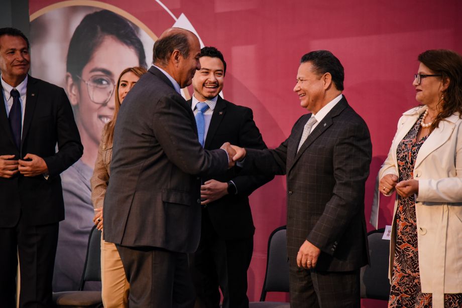 Profesionalizarán a servidores públicos de Hidalgo con la 'Academia de la Transformación'