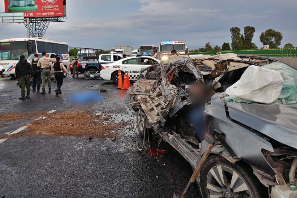 #Trágico 😰 Fallecen dos personas en accidente sobre la México-Pachuca