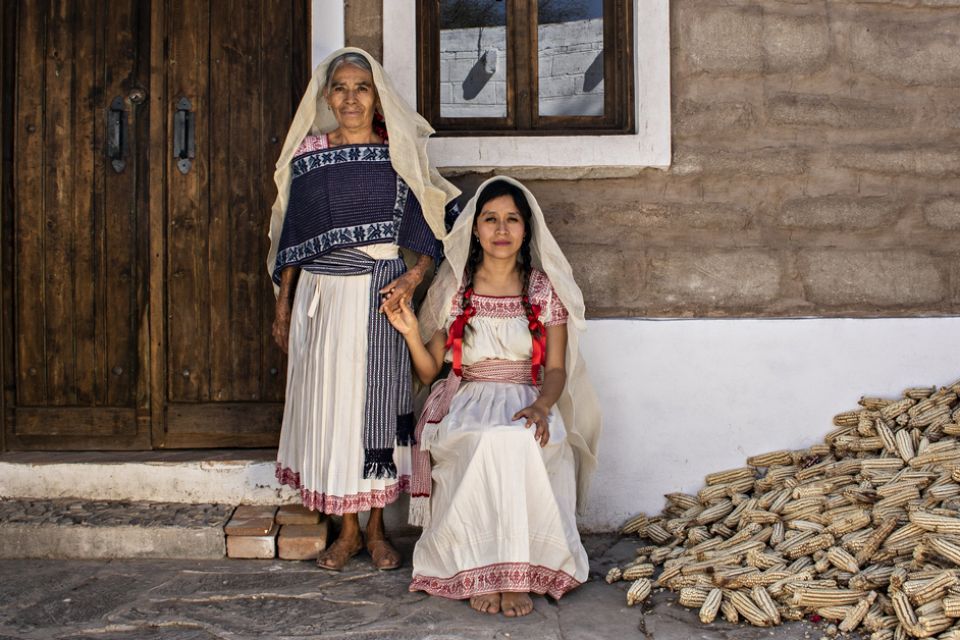 ¡#Bravo! 👏 Declaran bordados del Valle del Mezquital como Patrimonio Cultural