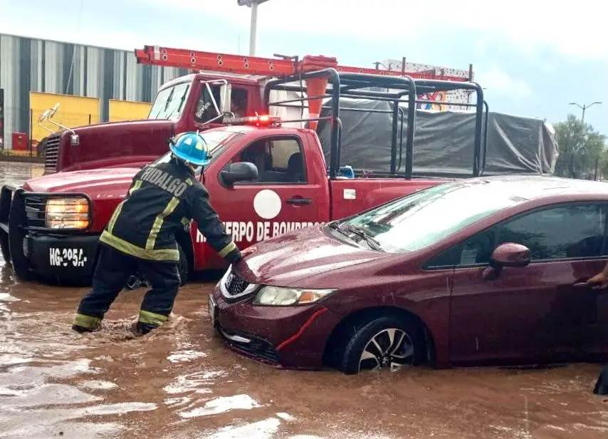 #Inundada 🌊 Colapsa el sur de Pachuca tras intensa lluvia | FOTOS