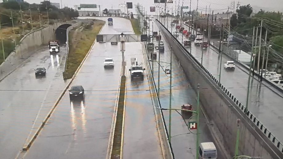 #Aguacero ⛈️ Se desata intensa lluvia en Pachuca | Fotos y video