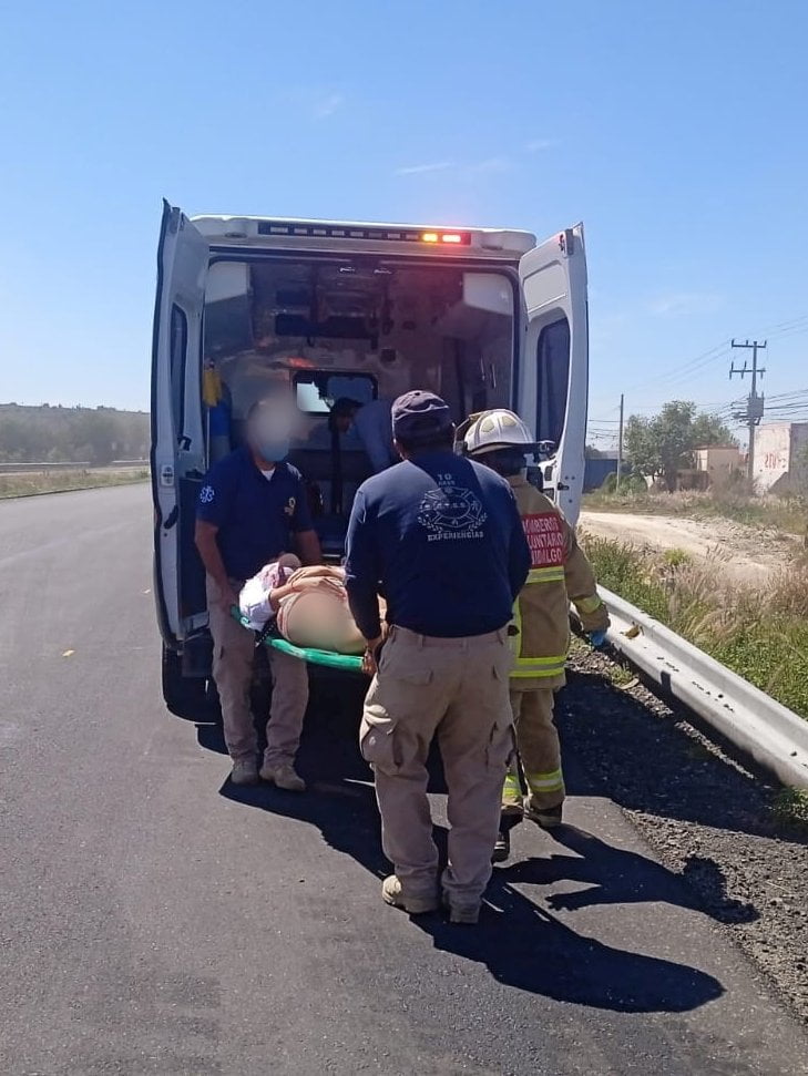 Fuerte choque en la carretera Pachuca-Sahagún deja tres personas lesionadas