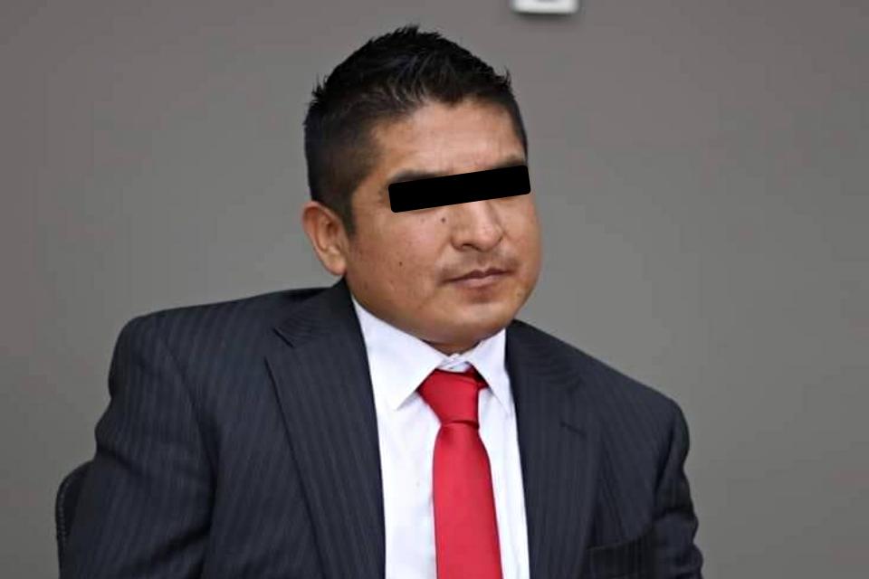 Agentes de Investigación aprehenden a diputado hidalguense; localizan armas y droga en su domicilio