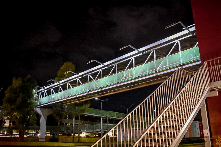 Y se hizo la luz... Comienzan a iluminar puentes del Tuzobús