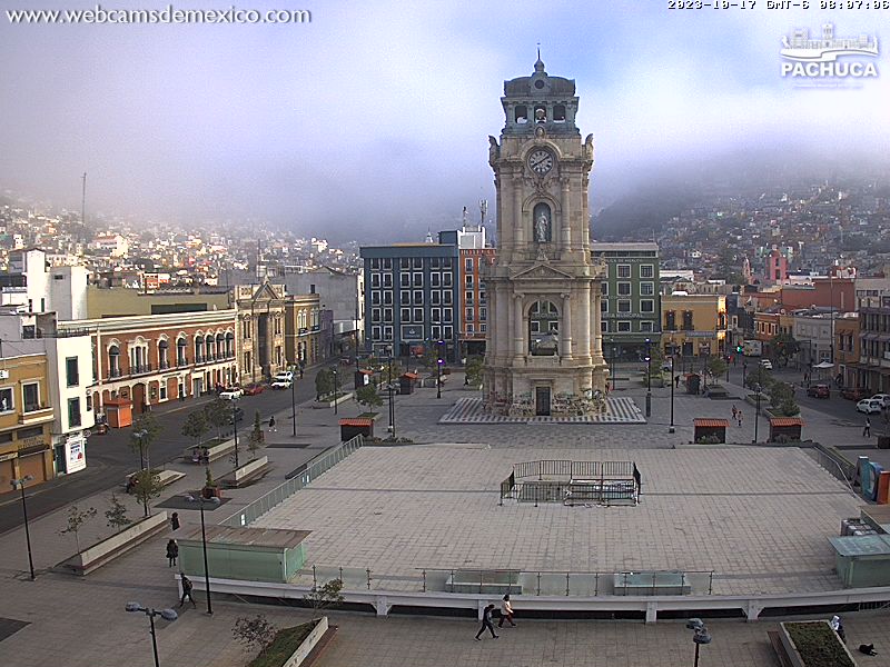 #EnFotos ☁️ La neblina envuelve a Pachuca esta gélida mañana de martes