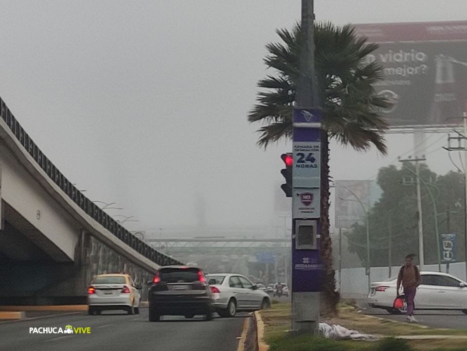 #EnFotos ☁️ La neblina envuelve a Pachuca esta gélida mañana de martes