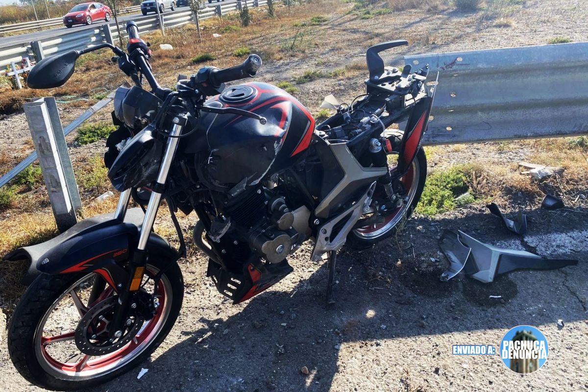 Roban motocicleta, se accidentan y la dejan abandonada; ocurrió en Pachuca