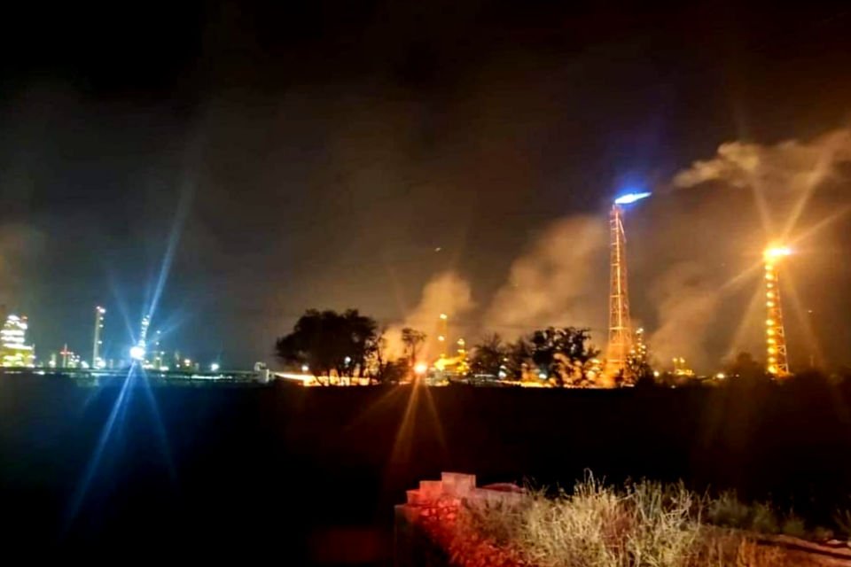 Estalla válvula en la refinería de Tula; hay cuatro trabajadores lesionados