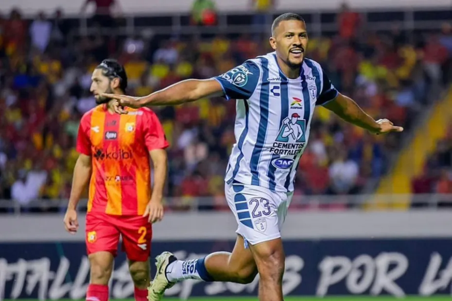 Pachuca dio cátedra de futbol en Costa Rica; así aplastó al Herediano en la Concachampions | VIDEO