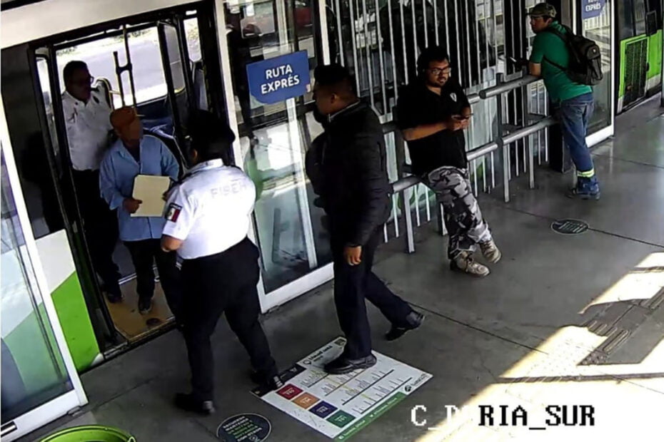 Hombre de la tercera edad es detenido por conducta inapropiada en el Tuzobús