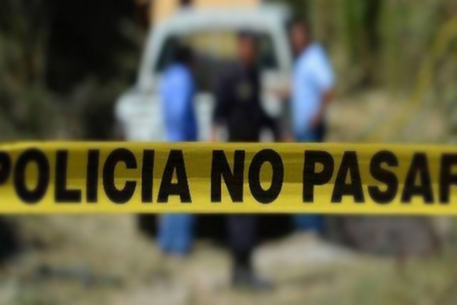 Aparece camioneta con cuerpos calcinados en Mineral de la Reforma