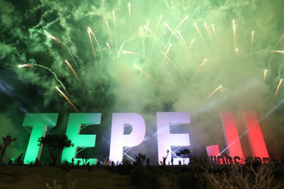 Inauguran en Tepeji del Río monumentales letras al estilo Hollywood
