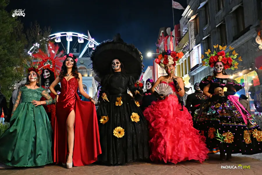 El Día de Muertos se hace presente en la Feria de Pachuca con el Desfile de Catrinas | GALERÍA