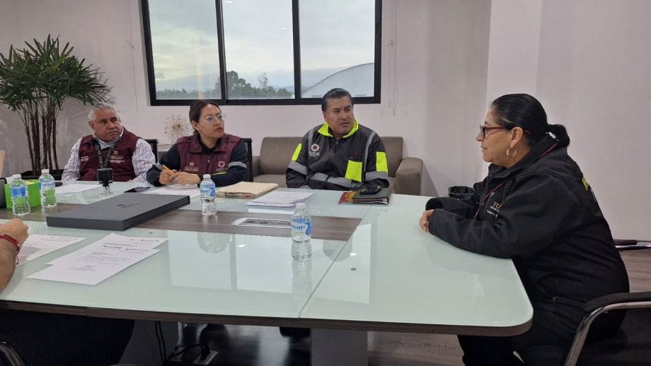 Autoridades suben a los juegos mecánicos de la Feria de Pachuca para constatar seguridad durante reapertura